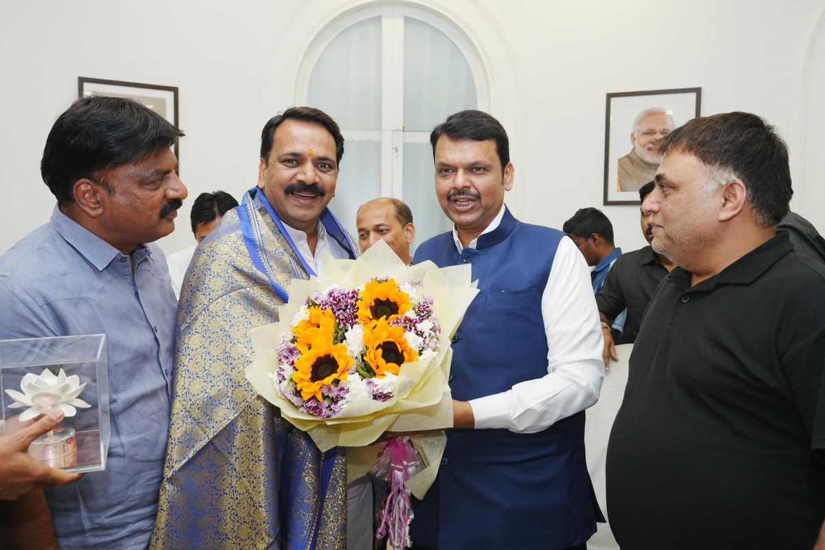 मीरा भाईंदर विधानसभा मतदारसंघातून विजयी होऊन, मी भाजप नेते, आमचे मार्गदर्शक, माननीय मुख्यमंत्री श्री देवेंद्र फडणवीस जी यांना भेटलो.
